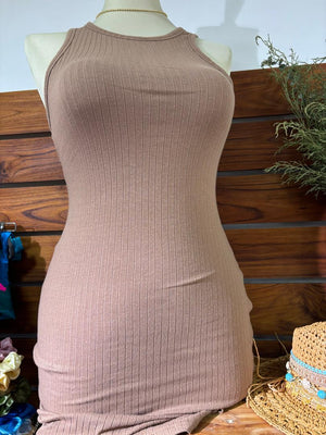 Vestido corto pegado