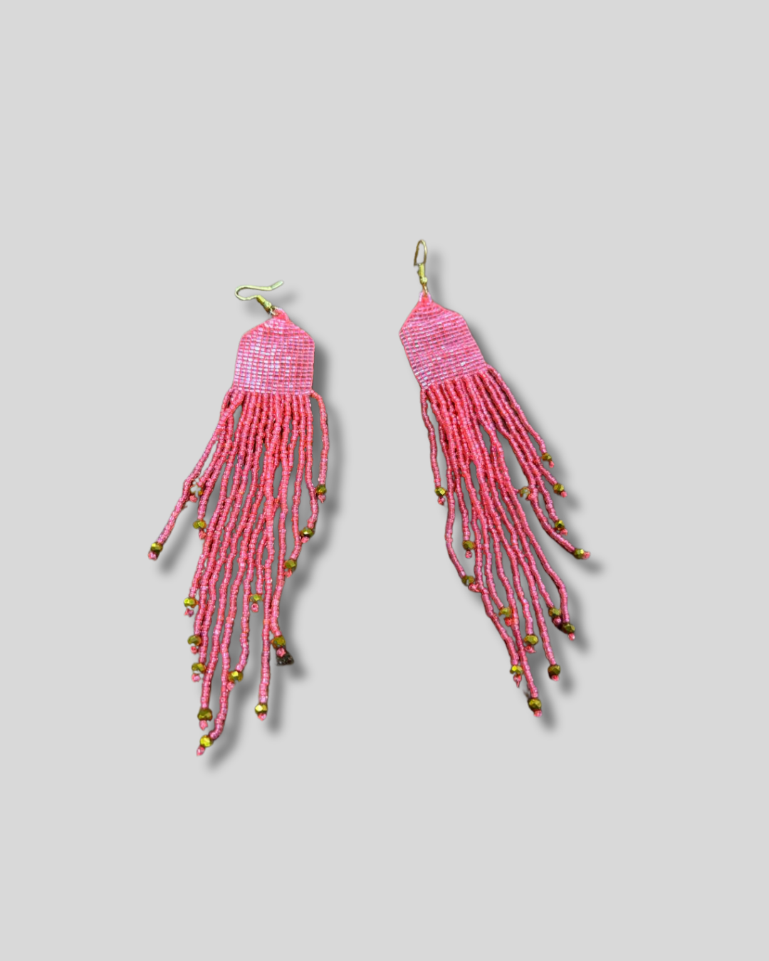 Zarcillos rosados con puntas doradas