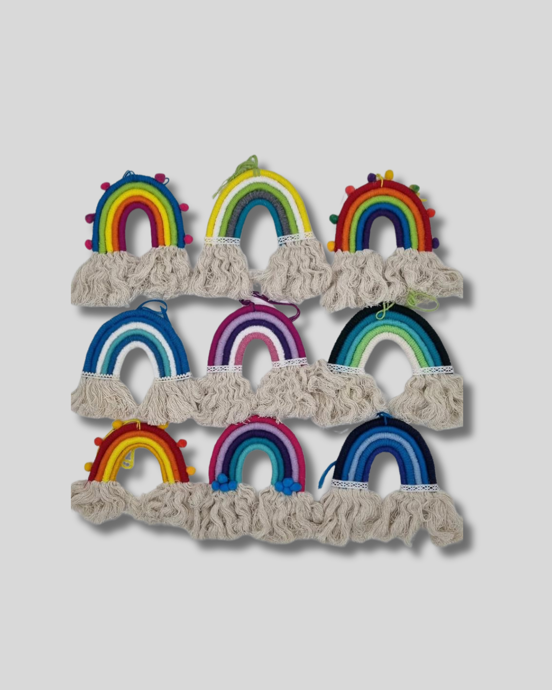 Mini arcoíris en macramé