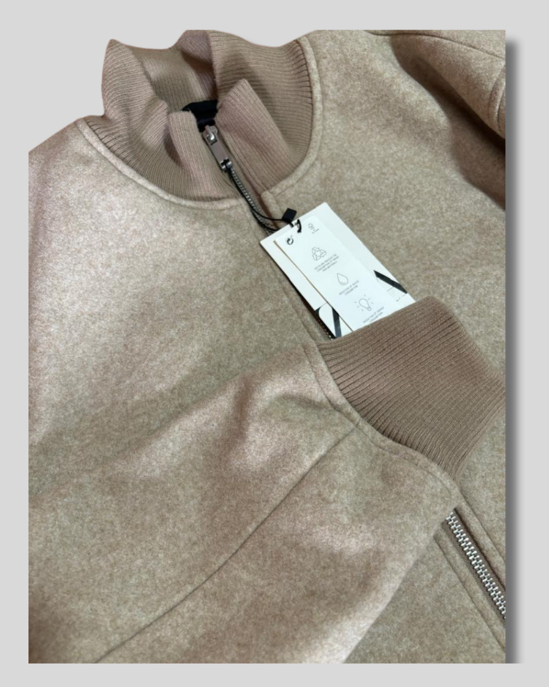 Chaqueta con cierre Zara