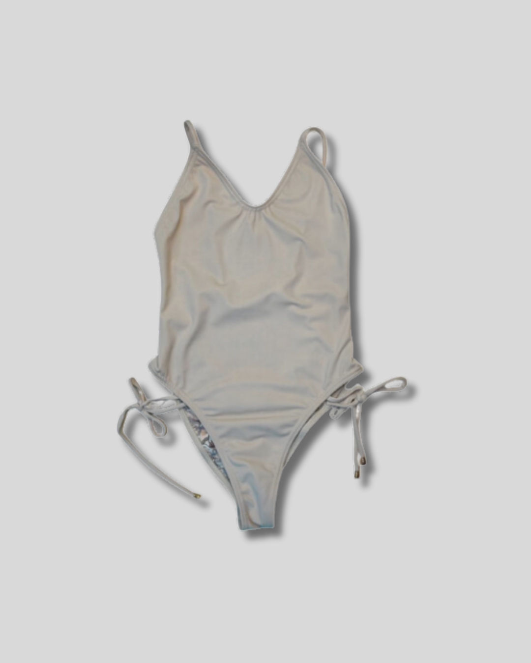 Traje de Baño Entero beige corte alto