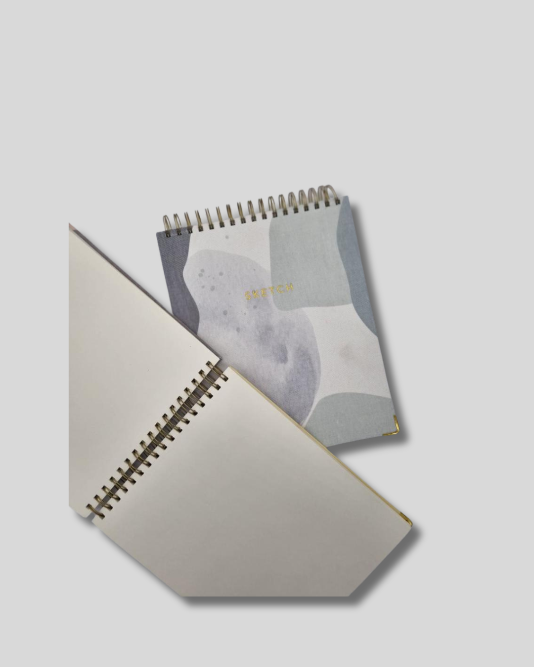 Agenda con hojas blancas