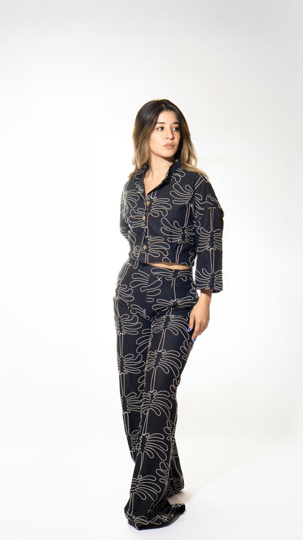 Conjunto colombiano de pantalón y camisa con bordado de libélulas