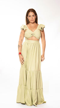 Vestido largo colombiano verde menta con volantes en hombros y espalda descubierta